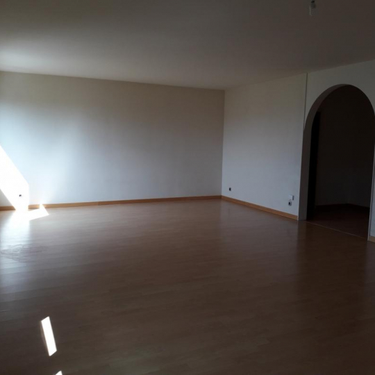  Annonces STROYES : Appartement | TROYES (10000) | 110 m2 | 735 € 