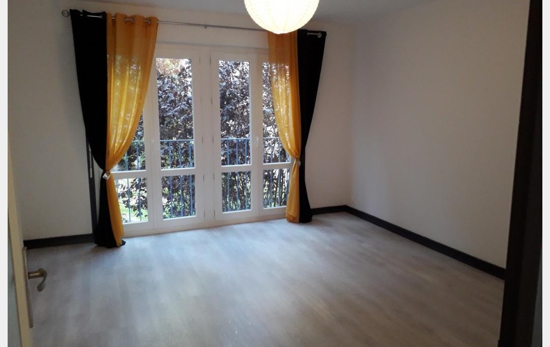 Annonces STROYES : Apartment | SAINT-ANDRE-LES-VERGERS (10120) | 66 m2 | 680 € 