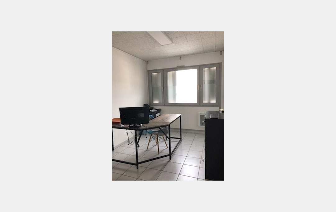 Annonces STROYES : Office | TROYES (10000) | 75 m2 | 1 310 € 