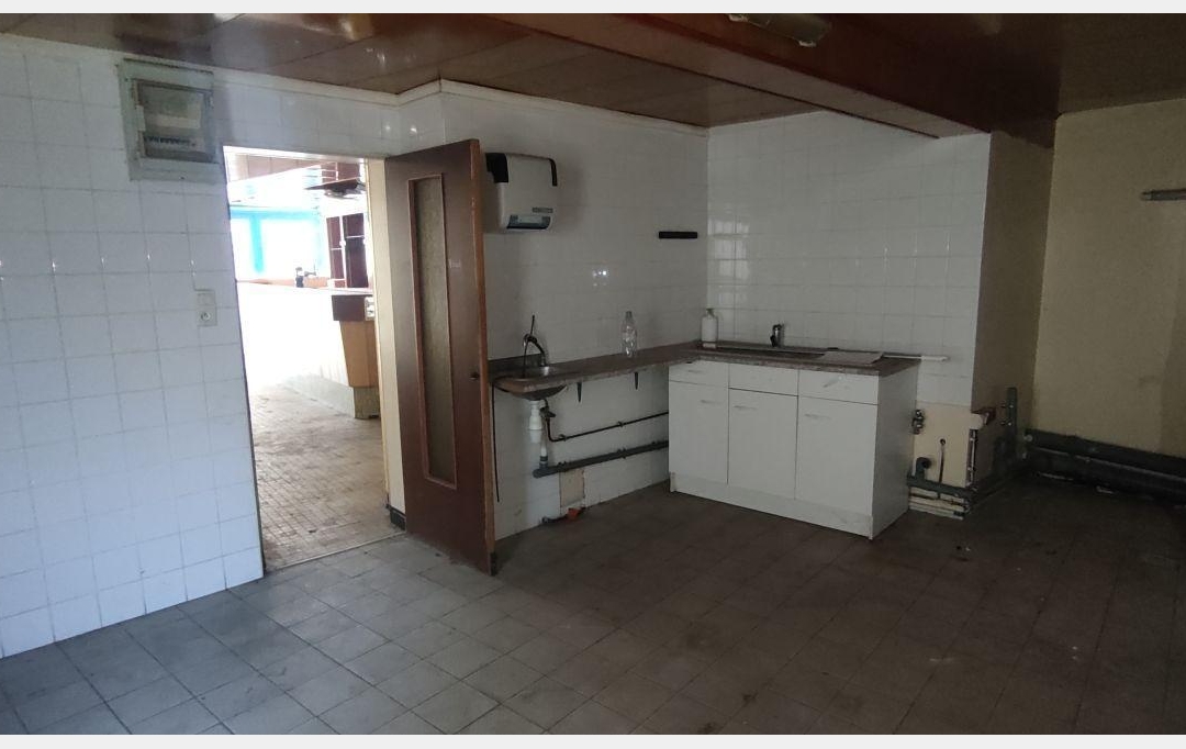 Annonces STROYES : Building | TROYES (10000) | 198 m2 | 129 600 € 